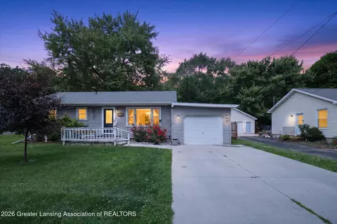 4450 E Norwood St, Holt, MI 48842