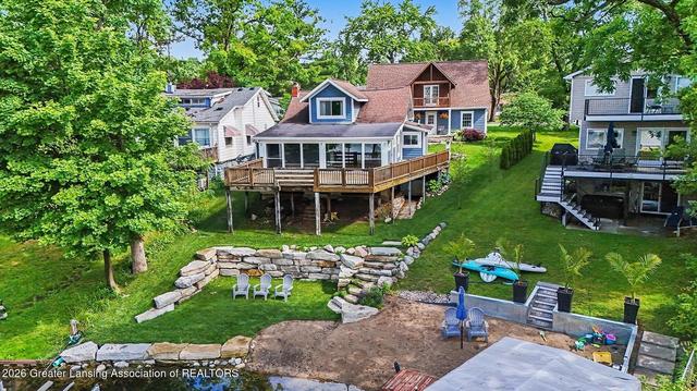 4023 Lotus Dr, Waterford, MI 48329