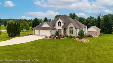 9125 Angie Way, Grand Ledge, MI 48837