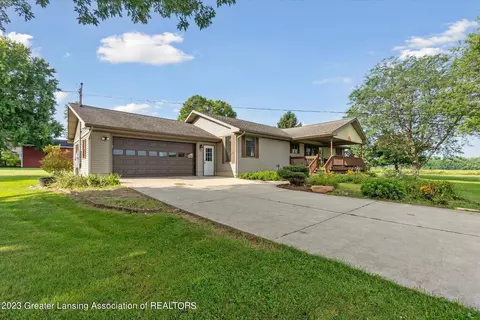 201 N Chester Rd, Charlotte, MI 48813