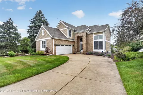6190 W Golfridge Dr, East Lansing, MI 48823