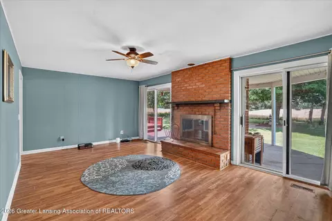 Living - 11892 S Wright Rd, Eagle, MI 48822 photo 5 of 6