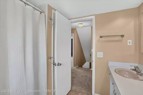 Bath - 11892 S Wright Rd, Eagle, MI 48822 photo 4 of 4
