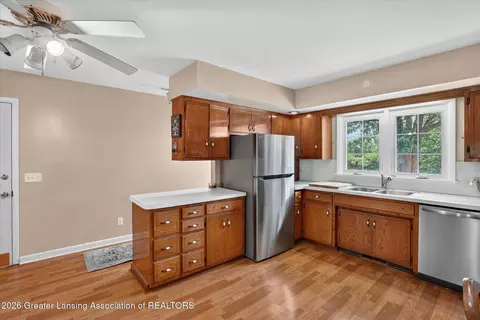Kitchen - 11892 S Wright Rd, Eagle, MI 48822 photo 1 of 3