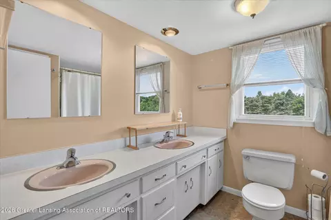 Bath - 11892 S Wright Rd, Eagle, MI 48822 photo 3 of 4