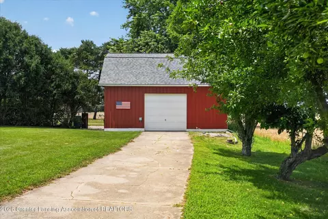 Exterior - 11892 S Wright Rd, Eagle, MI 48822 photo 5 of 12