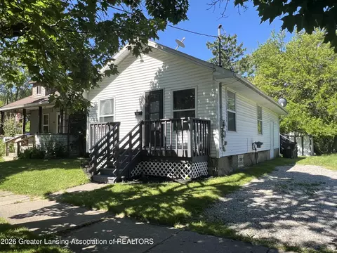 616 S Fairview Ave, Lansing, MI 48912