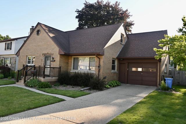 2510 Chatham Rd, Lansing, MI 48910