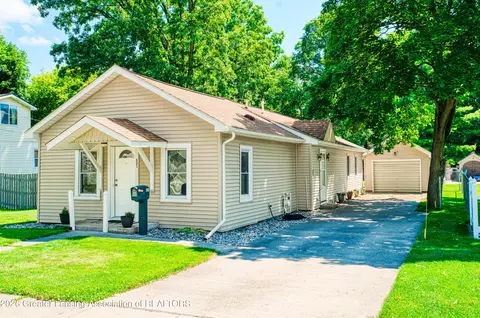 521 Prairie St, Charlotte, MI 48813