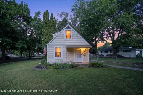 730 Hunter Blvd, Lansing, MI 48910