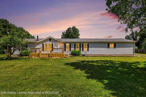 4270 Trumble Rd, Jackson, MI 49201
