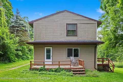 Exterior - 130 Benton St, Bellevue, MI 49021 photo 2 of 5