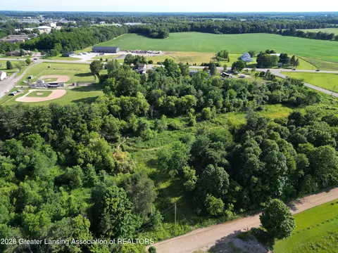 975 Foote St, Charlotte, MI 48813
