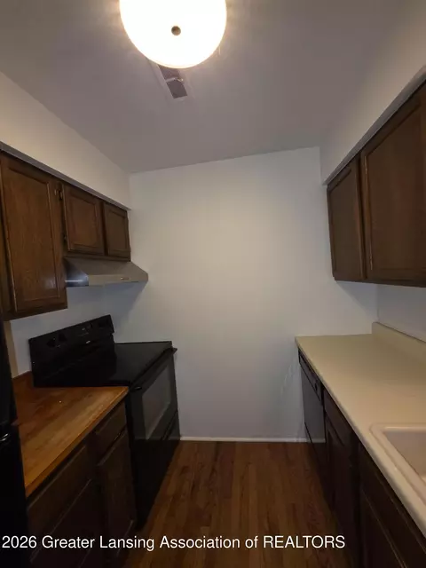 1715 Maple Ridge Rd #4, Haslett, MI 48840 photo 8