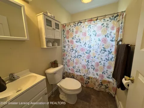 Bath - 1214 Sherman St, Adrian, MI 49221 photo 1 of 1