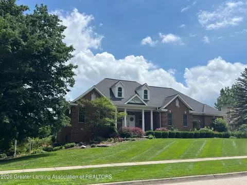 6330 Island Lake Dr, East Lansing, MI 48823
