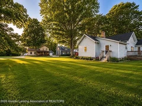 Exterior - 219 E Adelaide St, Maple Rapids, MI 48853 photo 4 of 8