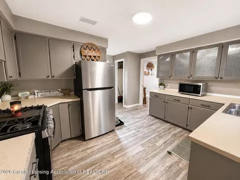 Kitchen - 219 E Adelaide St, Maple Rapids, MI 48853 photo 1 of 2