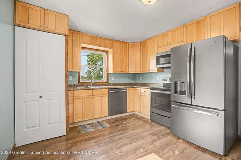 Kitchen - 13345 W Clark Rd, Eagle, MI 48822 photo 2 of 2