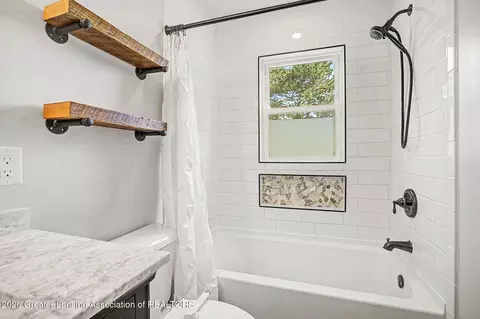 Bath - 13345 W Clark Rd, Eagle, MI 48822 photo 2 of 4