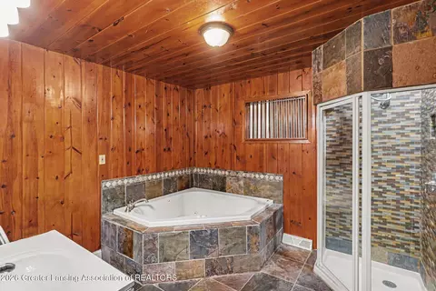 Bath - 3355 E Braden Rd, Perry, MI 48872 photo 2 of 5