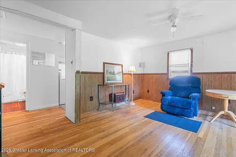 Living - 501 Keyte St, Owosso, MI 48867 photo 4 of 4