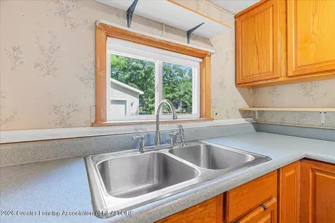 Kitchen - 501 Keyte St, Owosso, MI 48867 photo 1 of 5