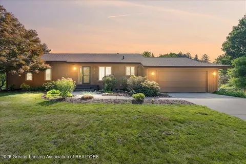 3842 Pine Knoll Dr, Okemos, MI 48864
