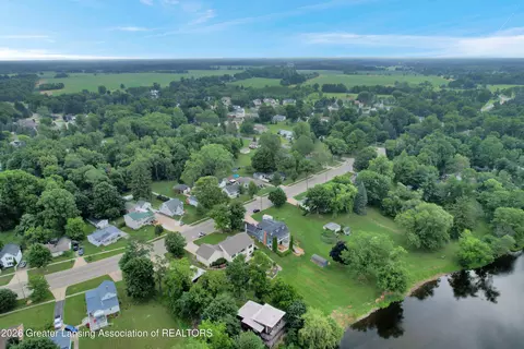 412 E Washington St, Dimondale, MI 48821 photo 39