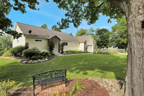 412 E Washington St, Dimondale, MI 48821 photo 1