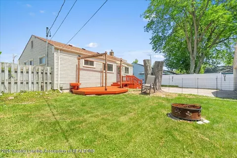 Exterior - 3229 Timber Dr, Lansing, MI 48917 photo 5 of 7