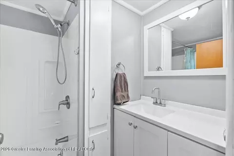 610 E Center St, Ithaca, MI 48847 photo 11