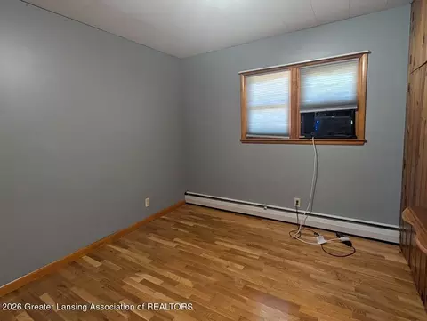Bedroom - 1033 W Round Lake Rd, Dewitt, MI 48820 photo 2 of 2