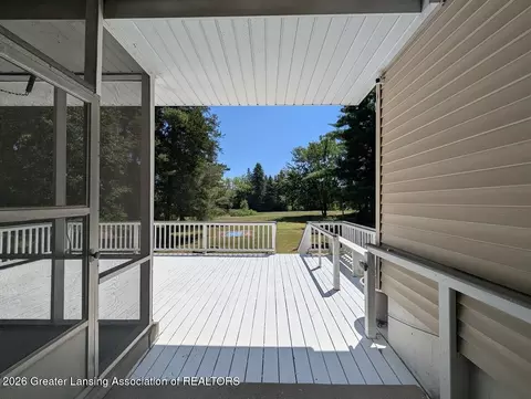 Exterior - 1033 W Round Lake Rd, Dewitt, MI 48820 photo 2 of 6