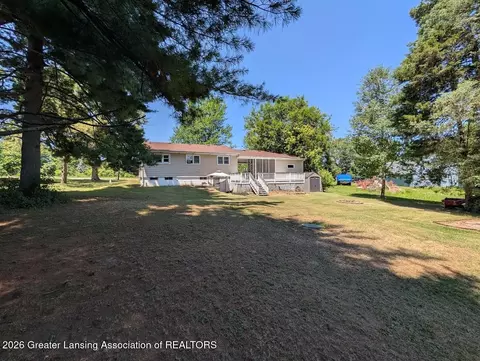 Exterior - 1033 W Round Lake Rd, Dewitt, MI 48820 photo 4 of 6