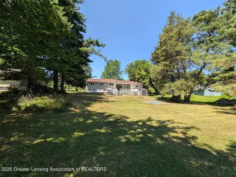 Exterior - 1033 W Round Lake Rd, Dewitt, MI 48820 photo 5 of 6