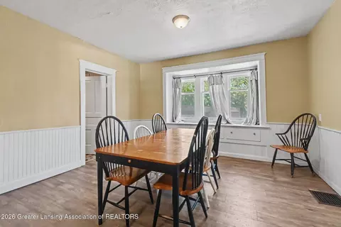 Dining - 915 E Cesar E Chavez Ave, Lansing, MI 48906 photo 2 of 2