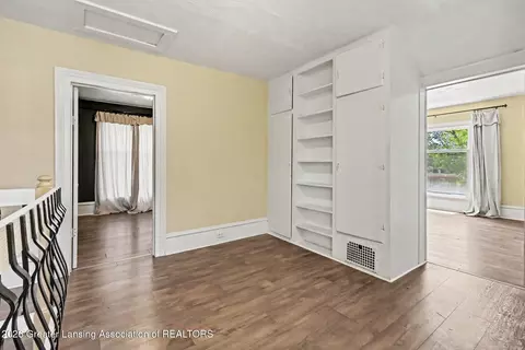 Entry Way - 915 E Cesar E Chavez Ave, Lansing, MI 48906 photo 3 of 4