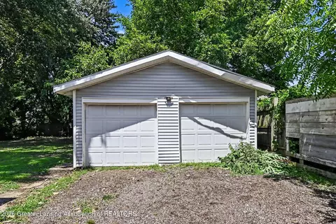 Exterior - 915 E Cesar E Chavez Ave, Lansing, MI 48906 photo 2 of 4