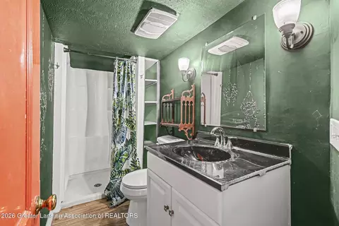 Bath - 915 E Cesar E Chavez Ave, Lansing, MI 48906 photo 2 of 2