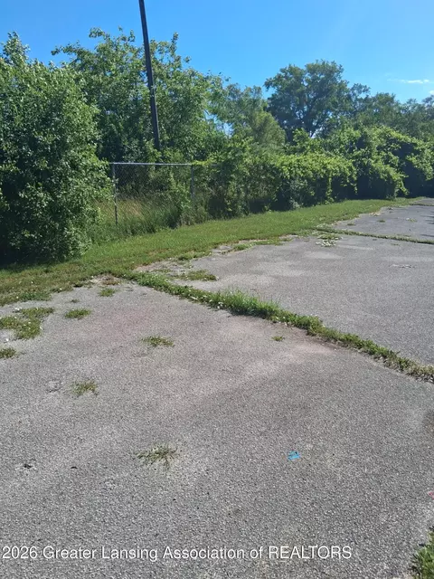 2120 Sheridan Ave, Saginaw, MI 48601