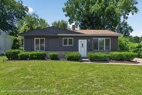 3520 Kendalwood Dr, Lansing, MI 48911