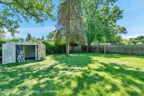 816 E Harris St, Lansing, MI 48906 photo 24