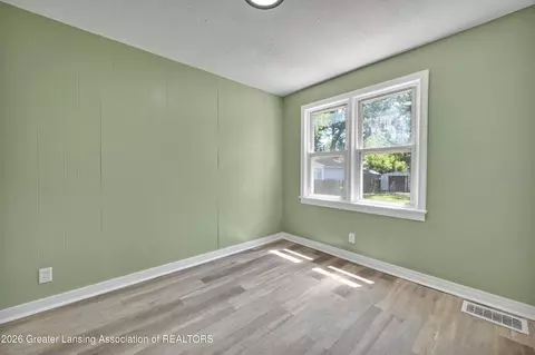 816 E Harris St, Lansing, MI 48906 photo 14