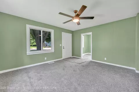 816 E Harris St, Lansing, MI 48906 photo 11