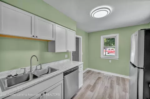 816 E Harris St, Lansing, MI 48906 photo 5