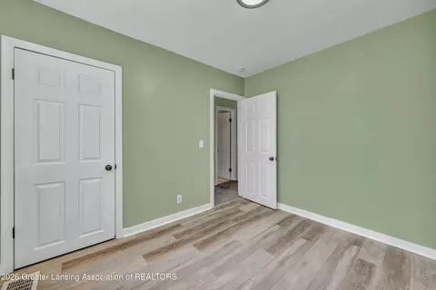 816 E Harris St, Lansing, MI 48906 photo 13