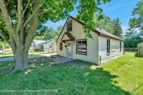 816 E Harris St, Lansing, MI 48906 photo 26