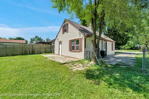 816 E Harris St, Lansing, MI 48906 photo 25