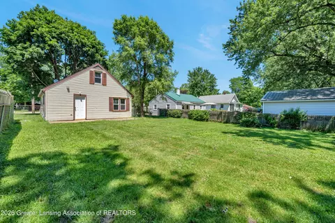 816 E Harris St, Lansing, MI 48906 photo 22